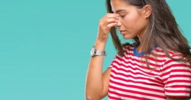 لماذا ينفد طاقتك سريعا؟.. علامات خفية تكشف ارتباط التعب باضطراب الهرمونات
